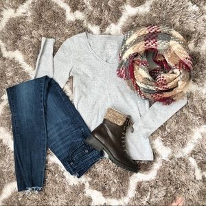 🌫 Gray GAP Long-Sleeve Tee